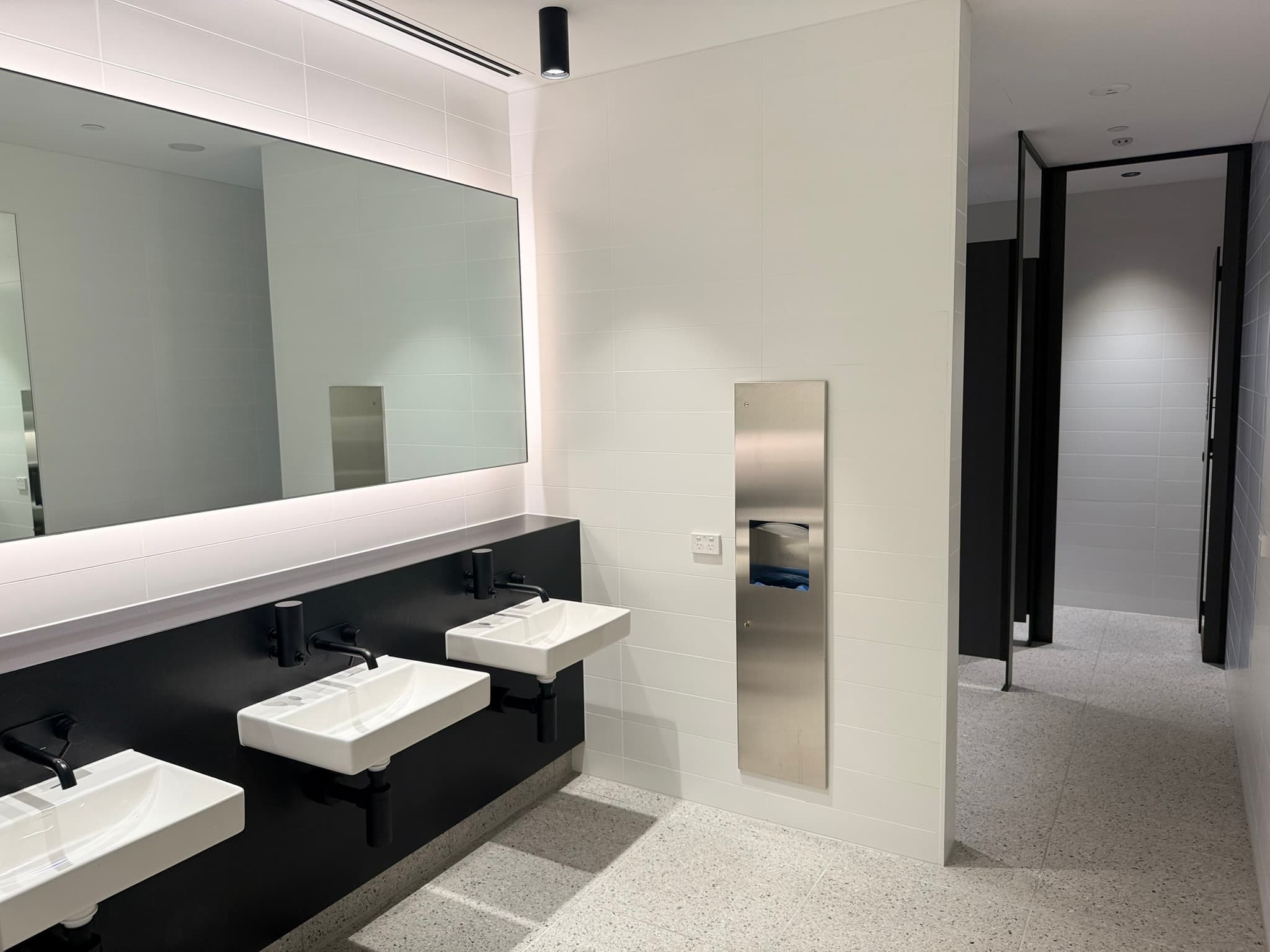 Melbourne Central Tower L10&11 Amenities & Stair Removal